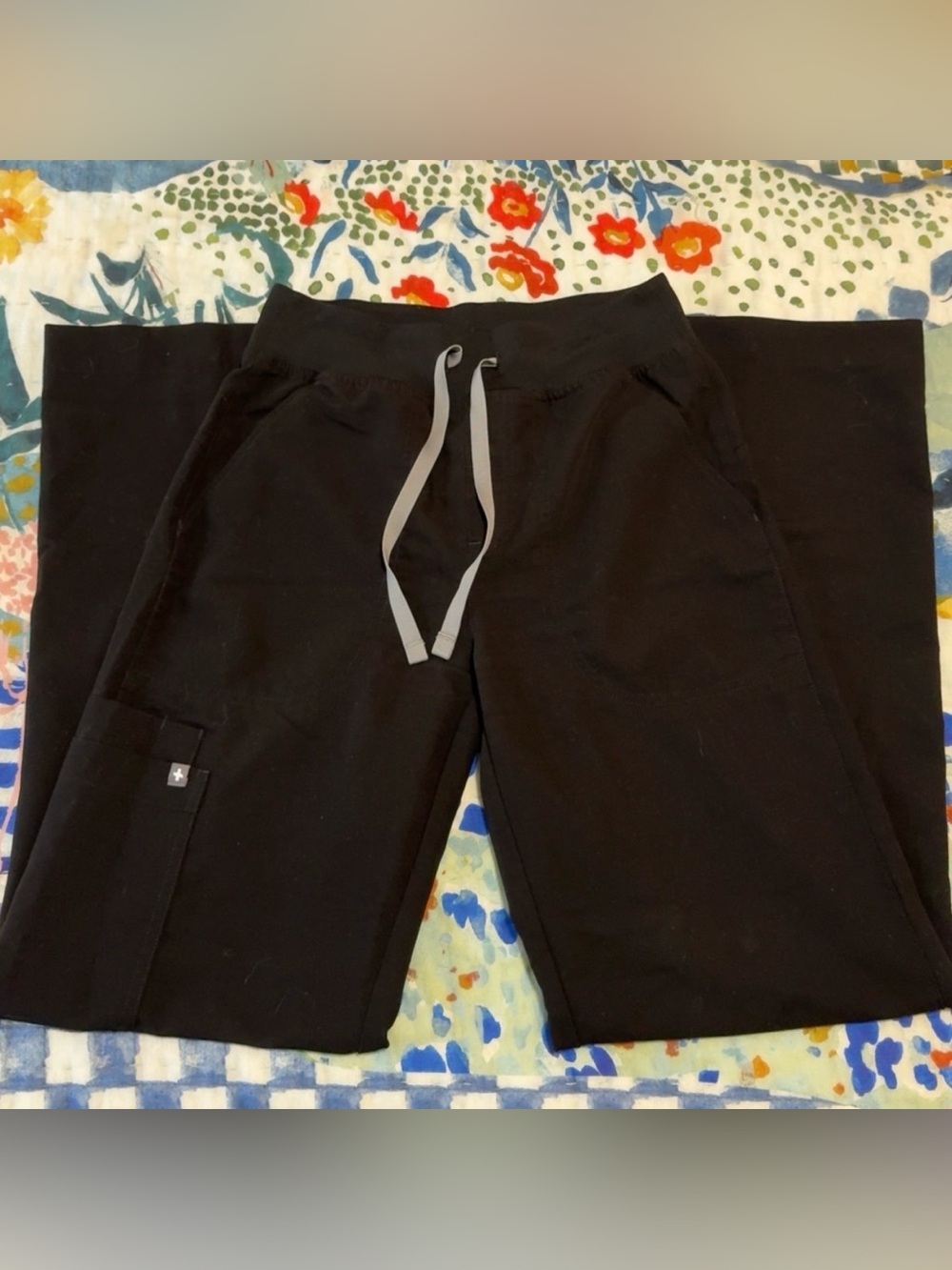 Figs Black Isabel Wide Leg Scrub Pants - Picture 2 of 3